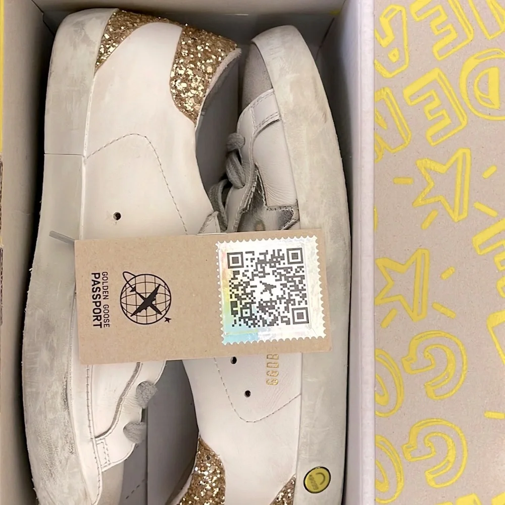Golden Goose White and Gold Sneakers - Picture 2 of 8